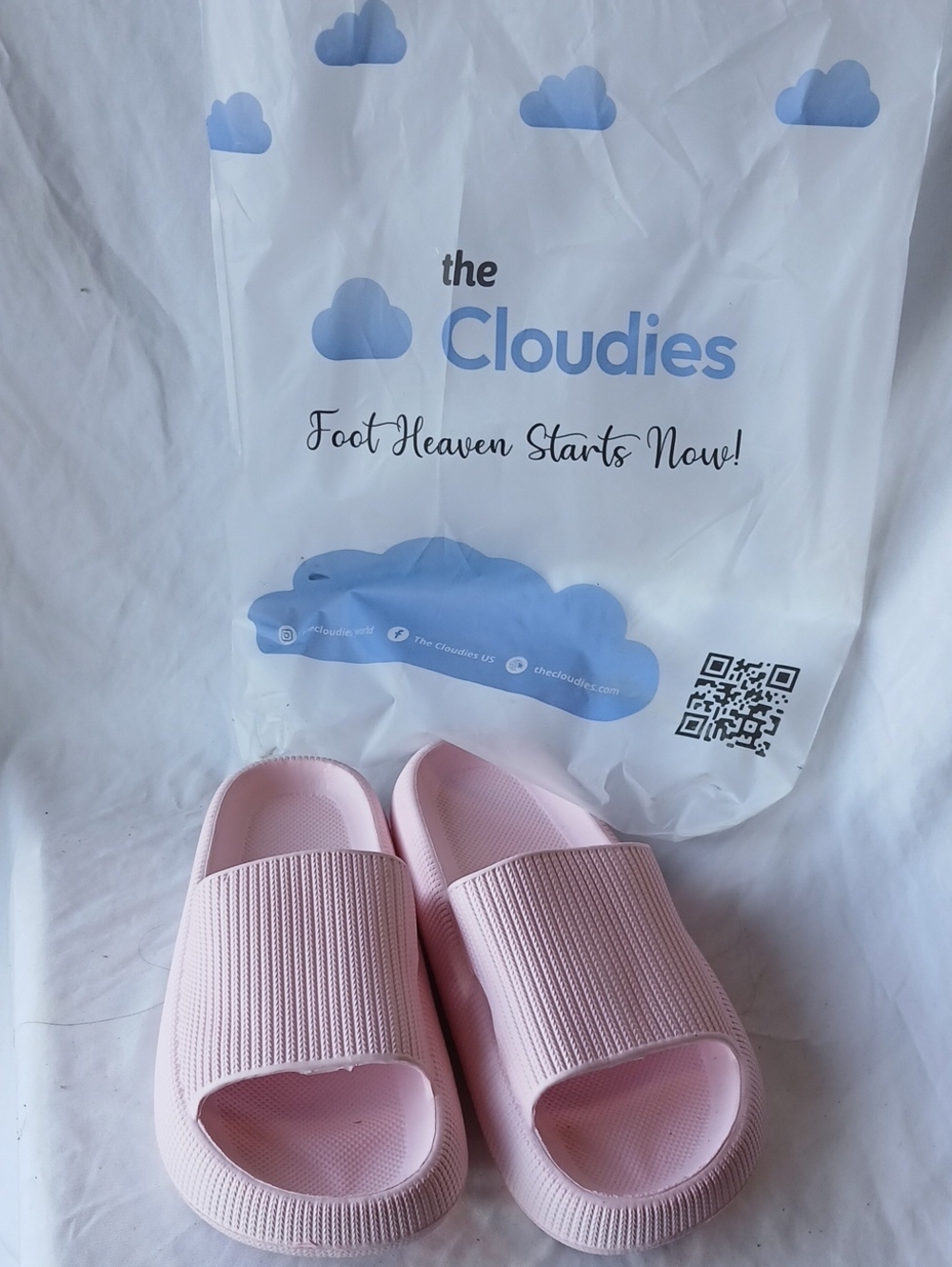Cloudies Women's Slide Sandals in Light Pink